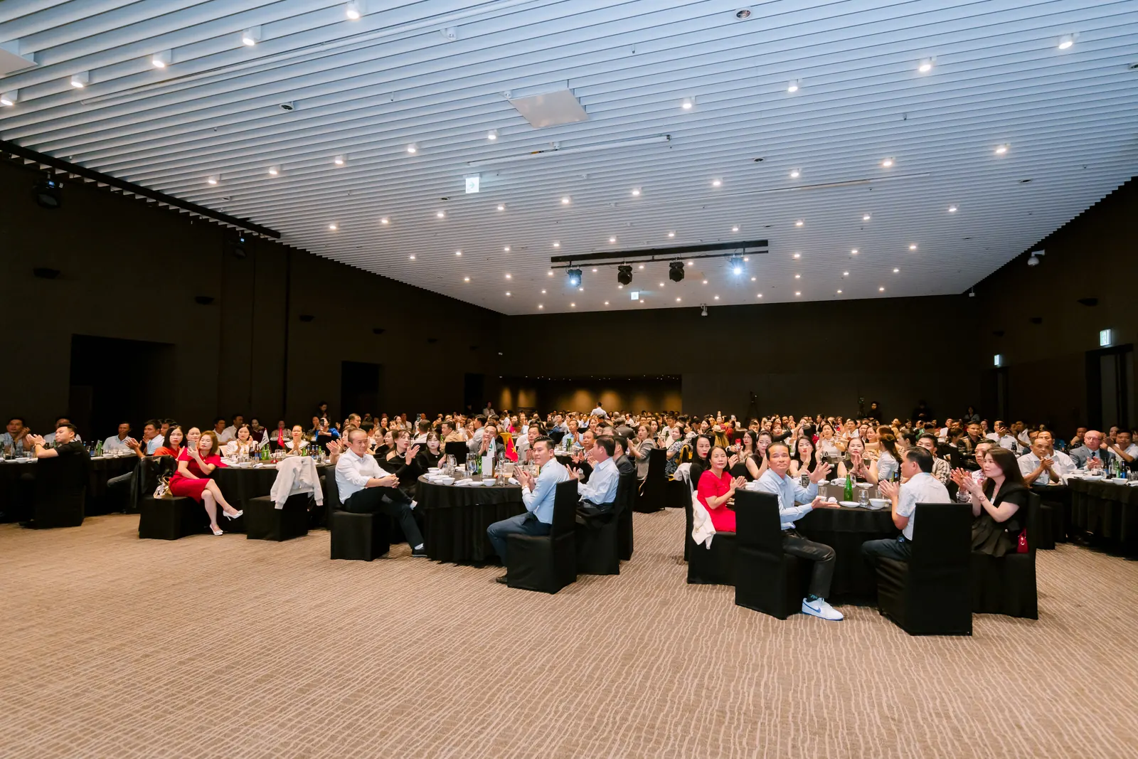 Tiệc gala tri ân khách hàng VIP 2024
