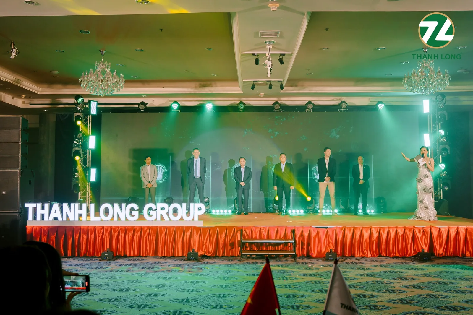 Đoàn Thanh Long Group tại điểm tham quan Thái Lan