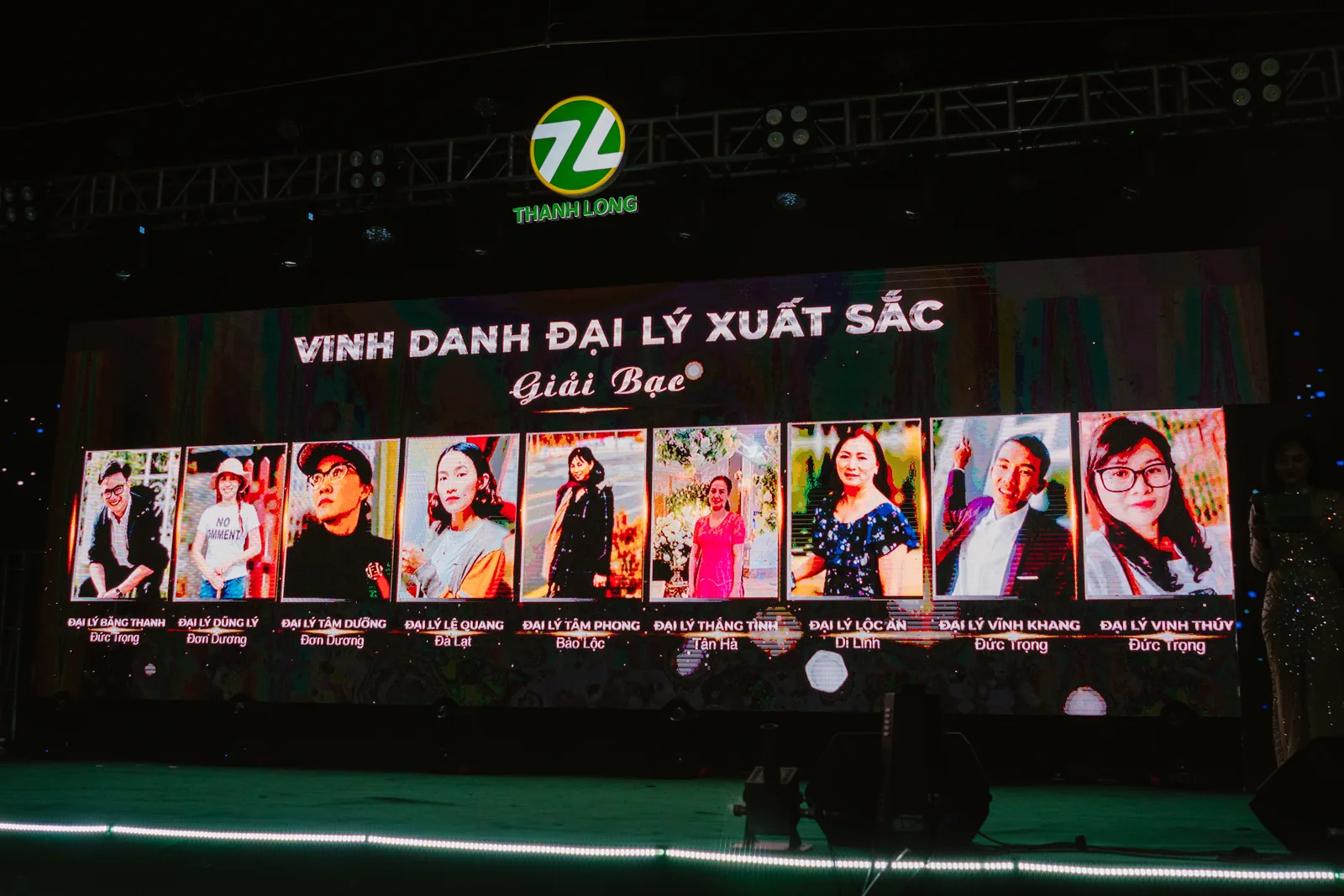 Sân khấu vinh danh đại lý xuất sắc